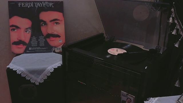 FERDİ TAYFUR-HAYAT ADAMI OLDUM (Plak Kayıt) смотреть онлайн
