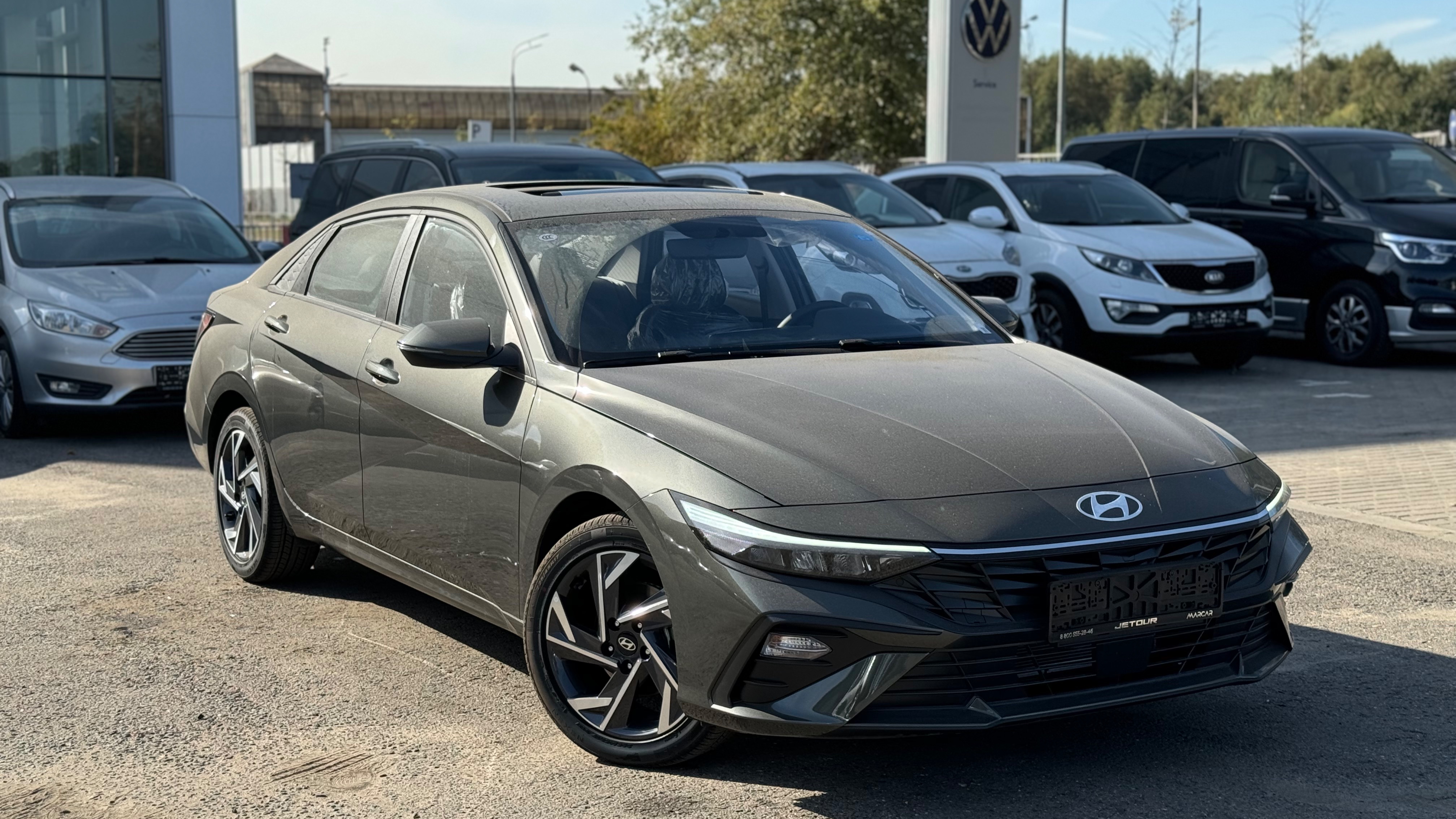 Hyundai Elantra смотреть онлайн