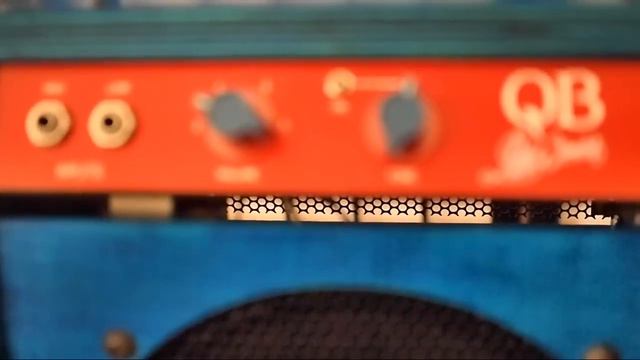 QB's Little Wonder amp with Höfner pedals - overview and demo смотреть онлайн