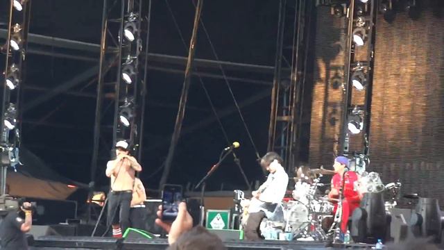 Red Hot Chili Peppers - Otherside ( Live in Bern 03.07.12) смотреть онлайн
