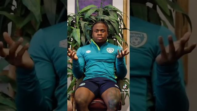 Does Michael Obafemi know what Taco sauce is? 🤔🫣 смотреть онлайн