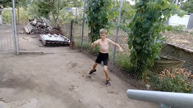 jeloboc Bruce lee смотреть онлайн