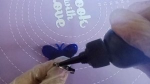 Брошь из эпоксидной смолы