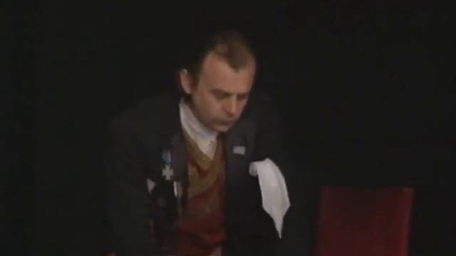 Dugo putovanje u Jevropu - Knjaz Nikola deli ordenje - Lazar Ristovski смотреть онлайн