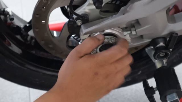 ANNUAL MAINTENANCE OF MY DUCATI MULTISTRADA V4S AND STREET FIGHTER V4S смотреть онлайн