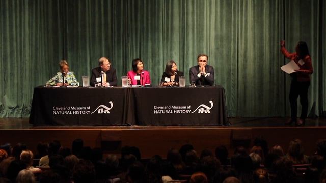 Carefully Constructed Femininity: Women, Leadership and Untangling the Double Bind смотреть онлайн