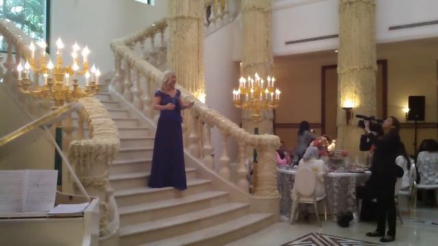 Female opera singer 2 in Dubai смотреть онлайн