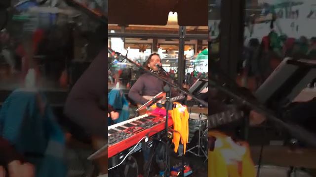 Squid Lips with Isaac, Thomas & Will on Keys смотреть онлайн