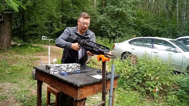 Стрельба из арбалета Mainhunter Doom на 40 и 50 метров с помощью интересного станка смотреть онлайн