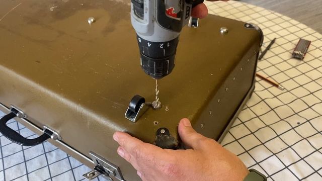 Выдвижной ящик для белья под кровать из советского чемодана, простая самоделка смотреть онлайн