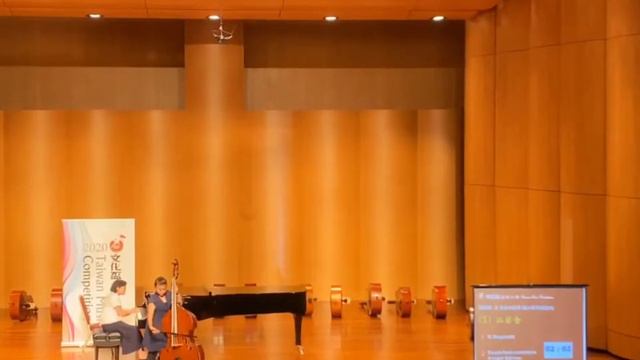 Double bass concerto in A major 3rd mov. D. Dragonetti смотреть онлайн