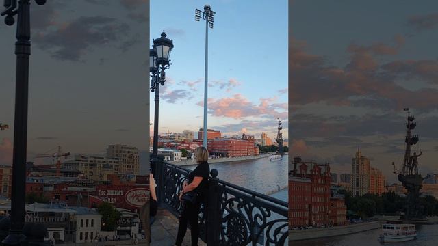 На патриаршем мосту в Москве смотреть онлайн