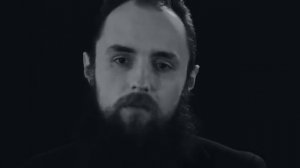 Я в комнату тихо входил