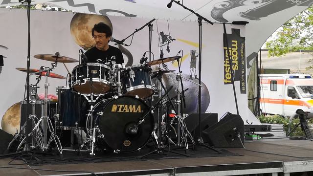 Ruins Alone (Tatsuya Yoshida) 2019.06.07 @Moers festival смотреть онлайн