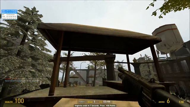 Invisible props and a deadly bear - Prop Hunt смотреть онлайн