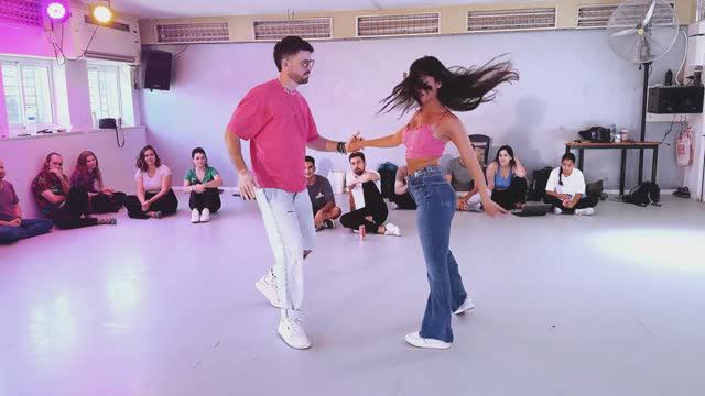 Para Besarte - Lean & Akai _ Daniel Y Tom Bachata Groove In Jerusalem