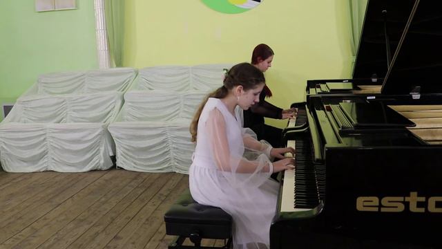 фортепіанний дует у складі: Захарченко Вероніка та Змушко Ксенія смотреть онлайн