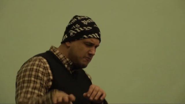 Бухой Даня Зевс иполняет танец смотреть онлайн