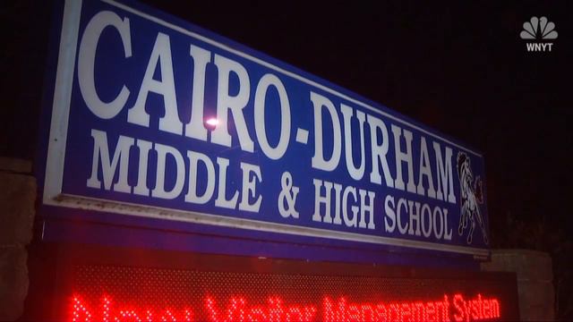 High School Impostor: Woman Poses As Teen смотреть онлайн