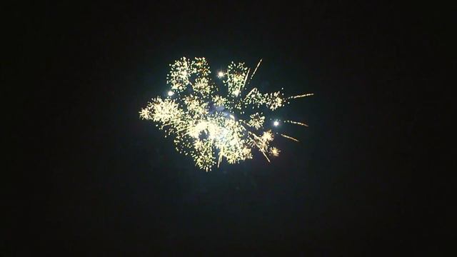 RC002 ЦВЕТНЫЕ РАЗРЫВЫ (8 выстрелов, 20 мм) смотреть онлайн