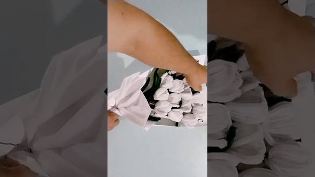 Видеоинструкция по сборке букета из белых тюльпанов смотреть онлайн
