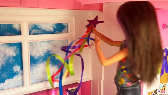 La Fiesta Sorpresa de Chelsea🥳🎉 - Dreamhouse смотреть онлайн