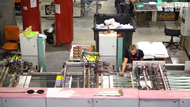 Автоматизация производства: маркировка упаковок тетрадей с помощью принтера-аппликатора Н-ПР-02 смотреть онлайн