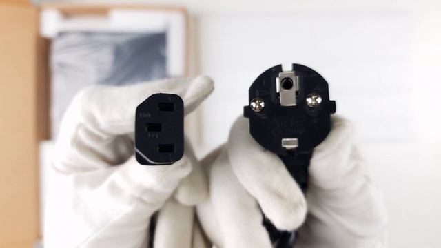 CleverMic 1616: Распаковка аудиопроцессора для переговорных комнат смотреть онлайн