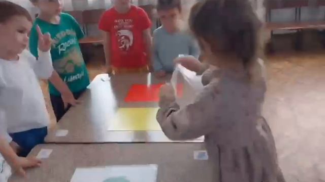 Развиваем детей интересными играми смотреть онлайн