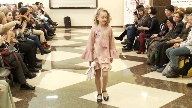 Александра Широкова с коллекцией "Шагая по лесной тропинке" на выставке "Новая Жизнь Традиций IX"