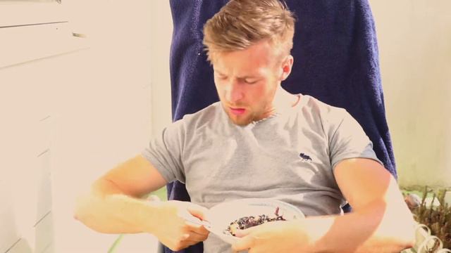 Njie Blåbärspaj Review смотреть онлайн