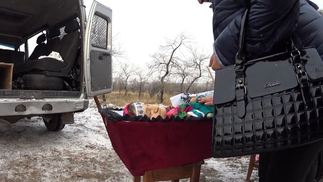 Руслан Гительман. Показываю как мы хоронили нашу бабушку БЛОКАДНИЦУ смотреть онлайн