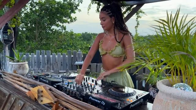 Robyyn | House Deep Tech Sunset Mix 2024 By @EPHIMERATulum смотреть онлайн