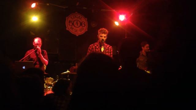 Andrew Belle Preforming Black Bear live смотреть онлайн
