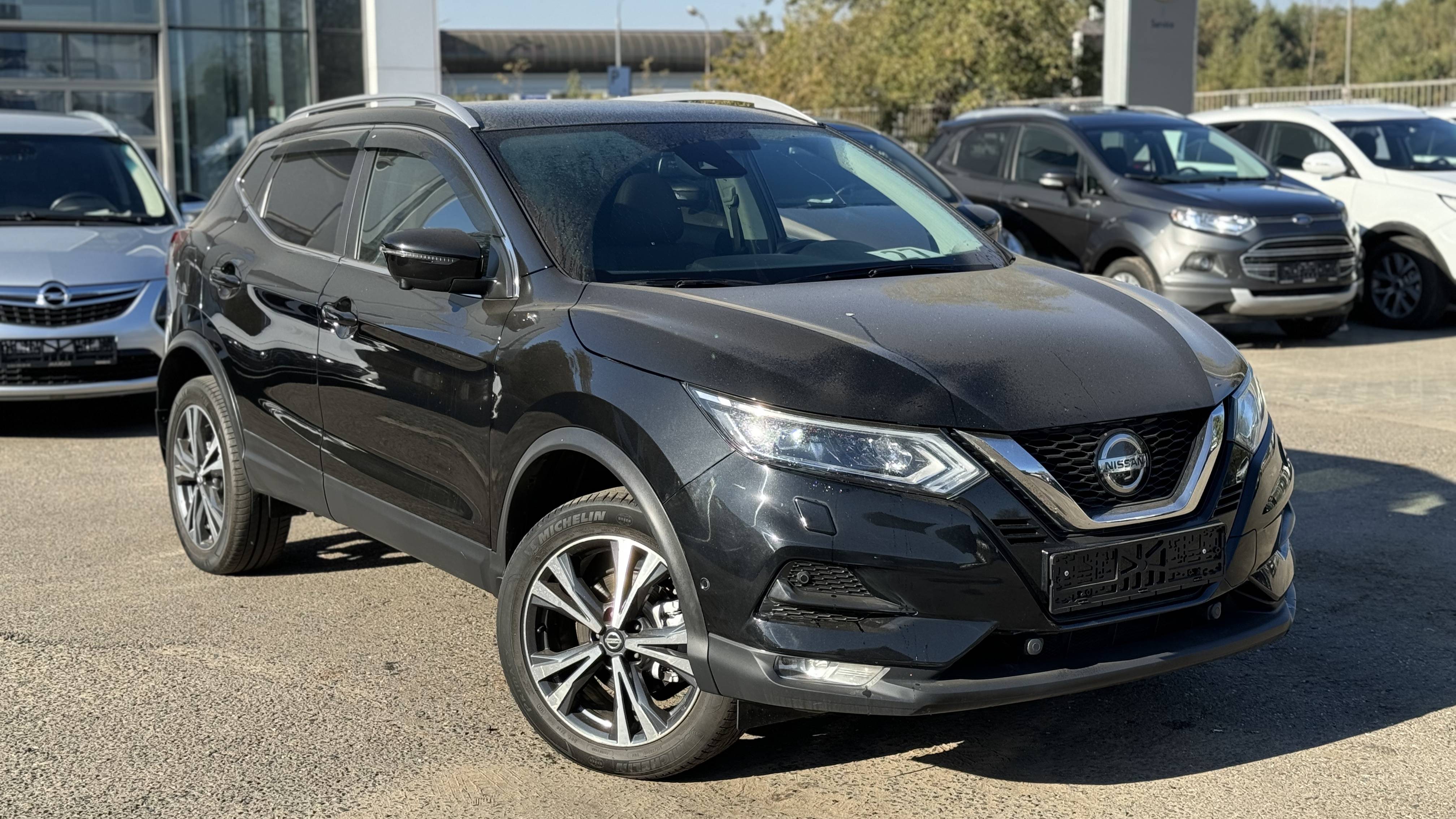 Nissan Qashqai смотреть онлайн