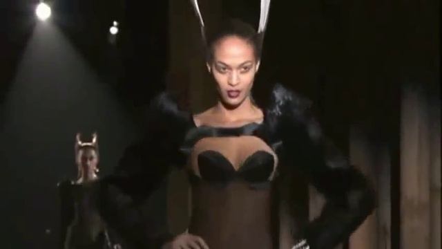 THIERRY MUGLER FALL WINTER 2011 WOMENS COLLECTION -- LADY GAGA ( HD OFFICIAL )