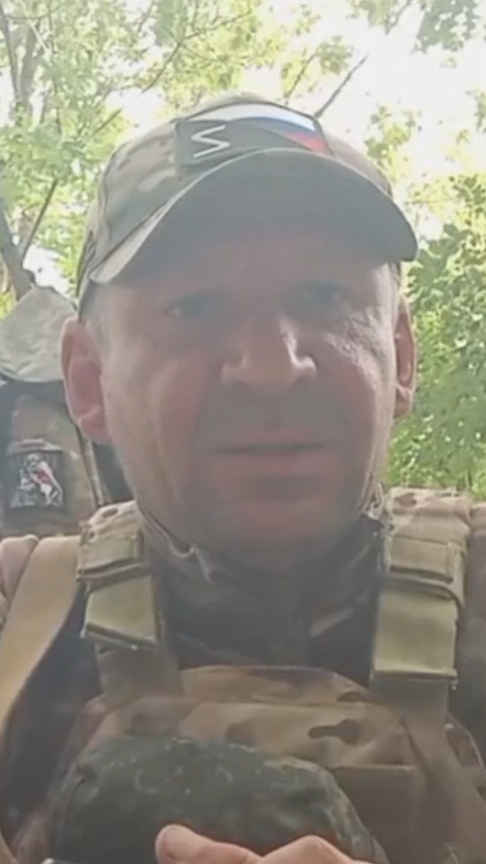 Ребята спасают технику и солдат! смотреть онлайн