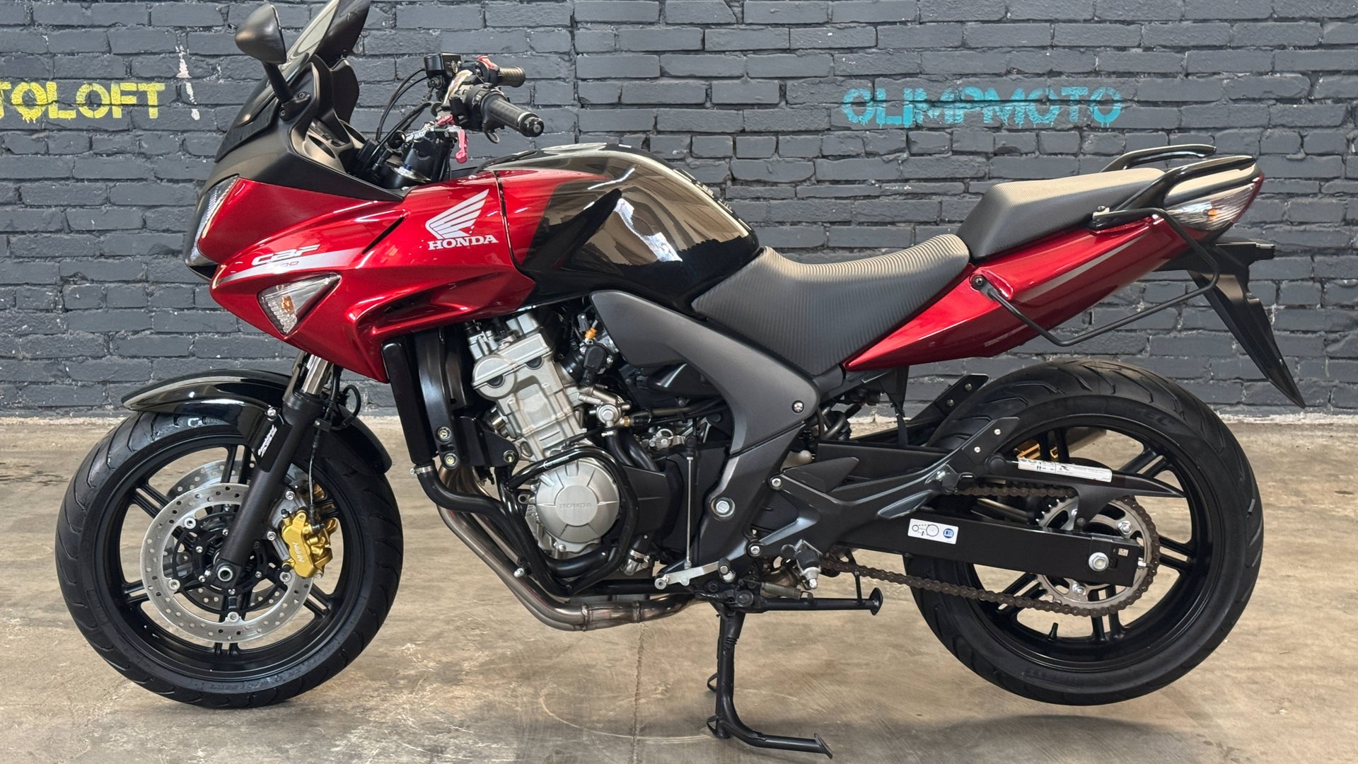 Honda CBF600S 2011 смотреть онлайн