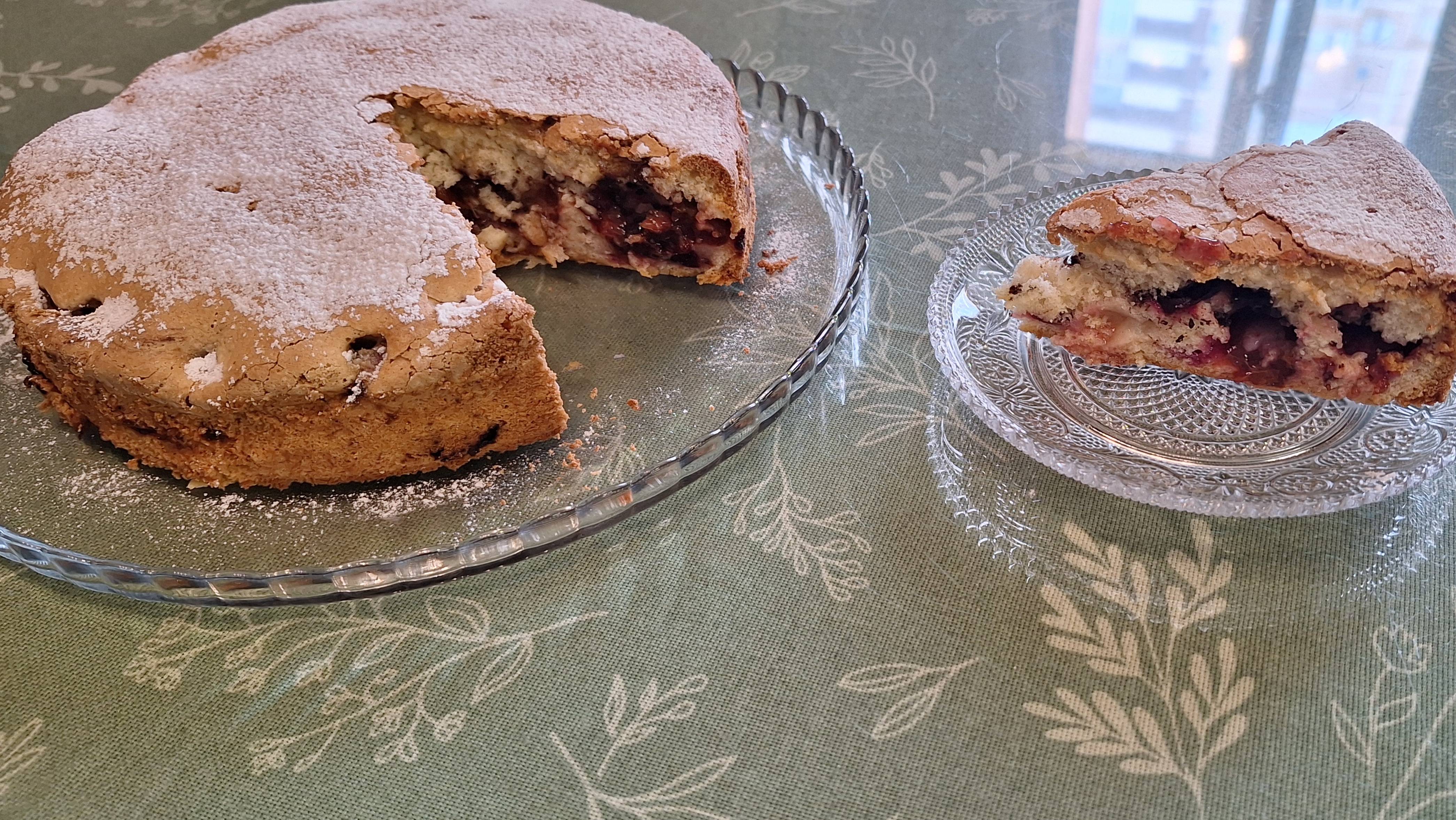 Шарлотка со сливами. смотреть онлайн