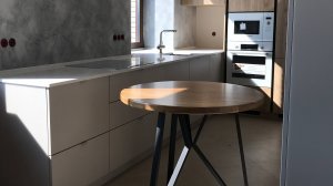 Обеденный круглый стол из дуба в стиле лофт своими руками