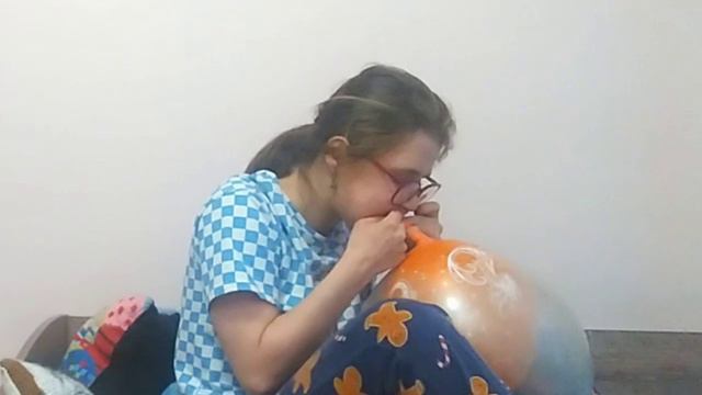 ШОК!!!! ПОЧТИ ПОЛУЧИЛОСЬ!!!! выполнение трюка: ЧЕТЫРЁХСЛОЙНЫЙ ВОЗДУШНЫЙ ШАРИК!!!! смотреть онлайн