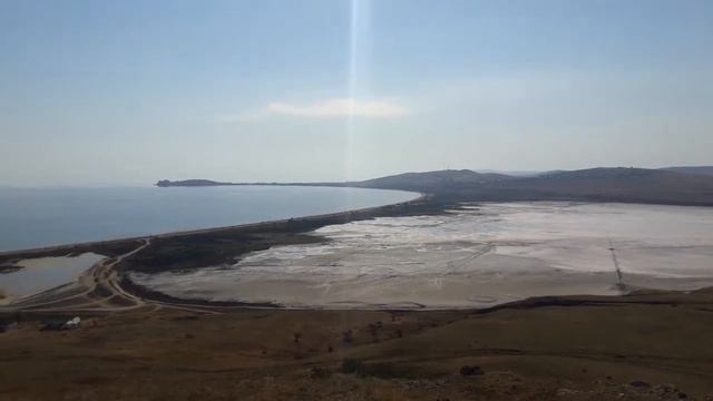 ОЗЕРО ЧОКРАКСКОЕ И АЗОВСКОЕ МОРЕ. ВИД С ГОРЫ. смотреть онлайн