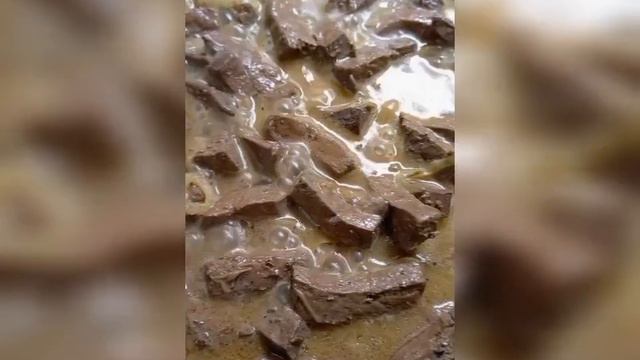 Печень в сметане с луком