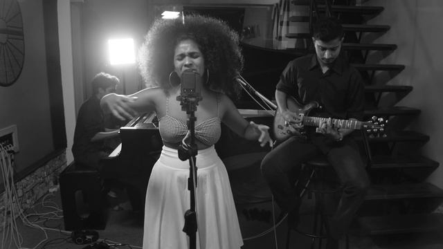 Unstoppable (Lianna La Havas cover) - Q смотреть онлайн