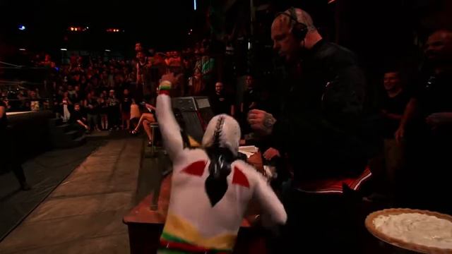 Lucha Underground - Mascarita Sagrada Lands Massive Elbow Drop on Famous B смотреть онлайн