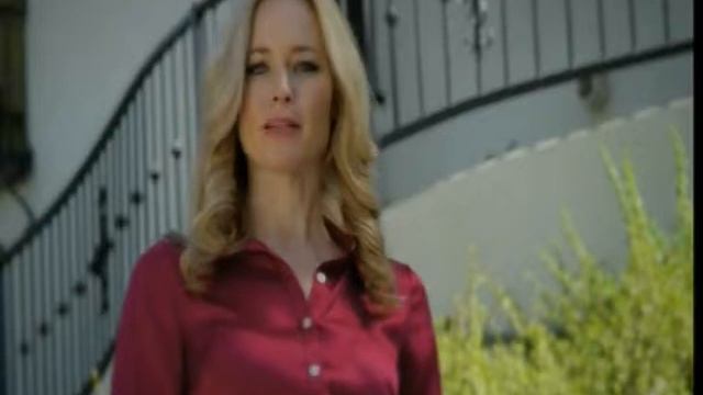 Jessica Morris - pink satin blouse Part 1 смотреть онлайн