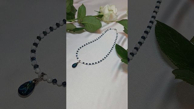 Украшения бусы, браслеты и чокеры из камней.