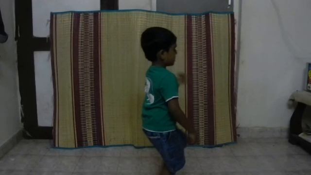 Tushan's cute dance for myna myna смотреть онлайн