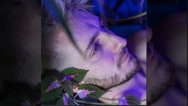 Running up That Hill (A Deal with God) смотреть онлайн