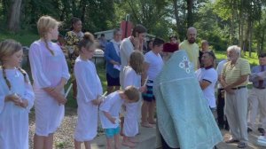 Крещение детей в православие в озере